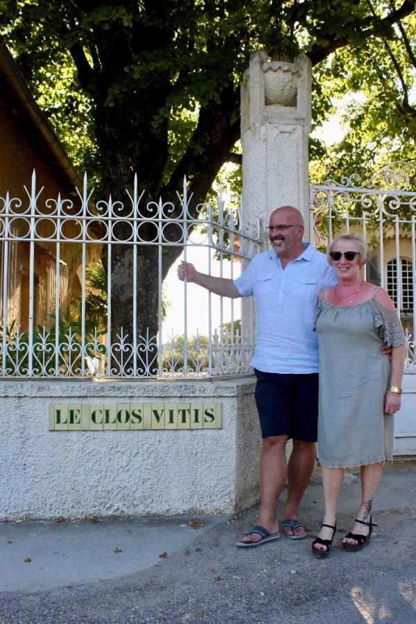 Le Clos Vitis Violes Exterior photo
